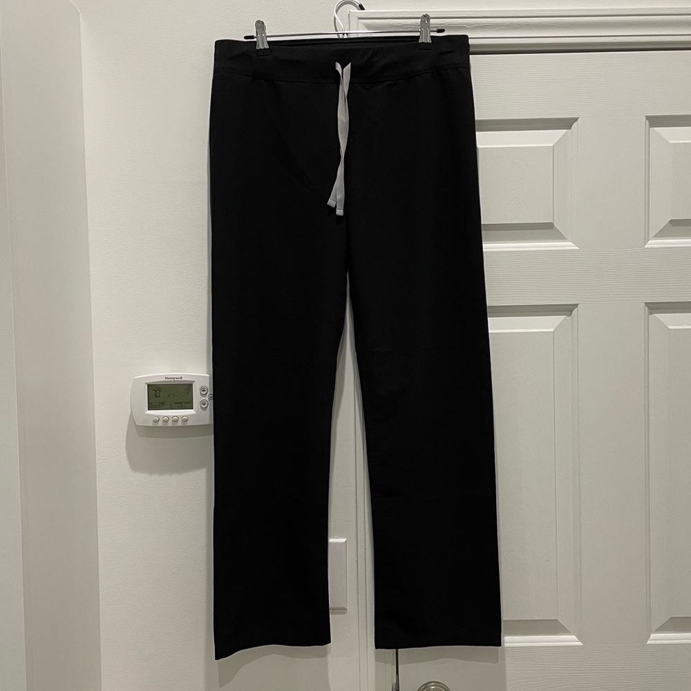 Figs Livingston basic scrub pants. Black. Size M.